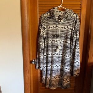 Ambrielle Black and White Patterned Sleepwear
